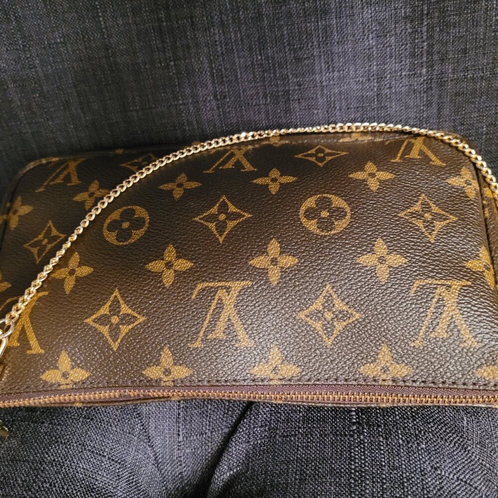 Authentic Louis Vuitton bag - Picture 10 of 14